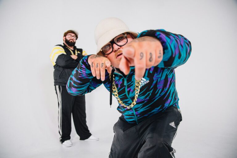 deux hommes hip hop